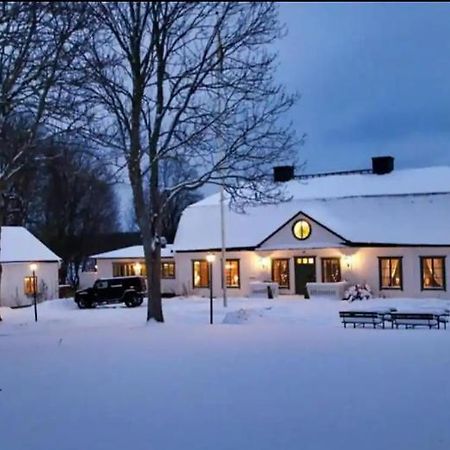 Bergby Herrgard Grisslehamn Buitenkant foto